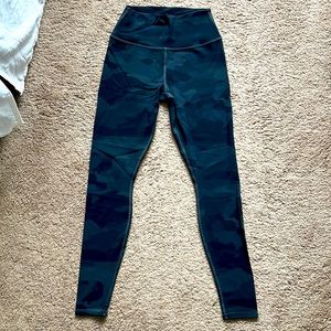 ALO Yoga Camo Print Leggings - Never Been Worn - Size S